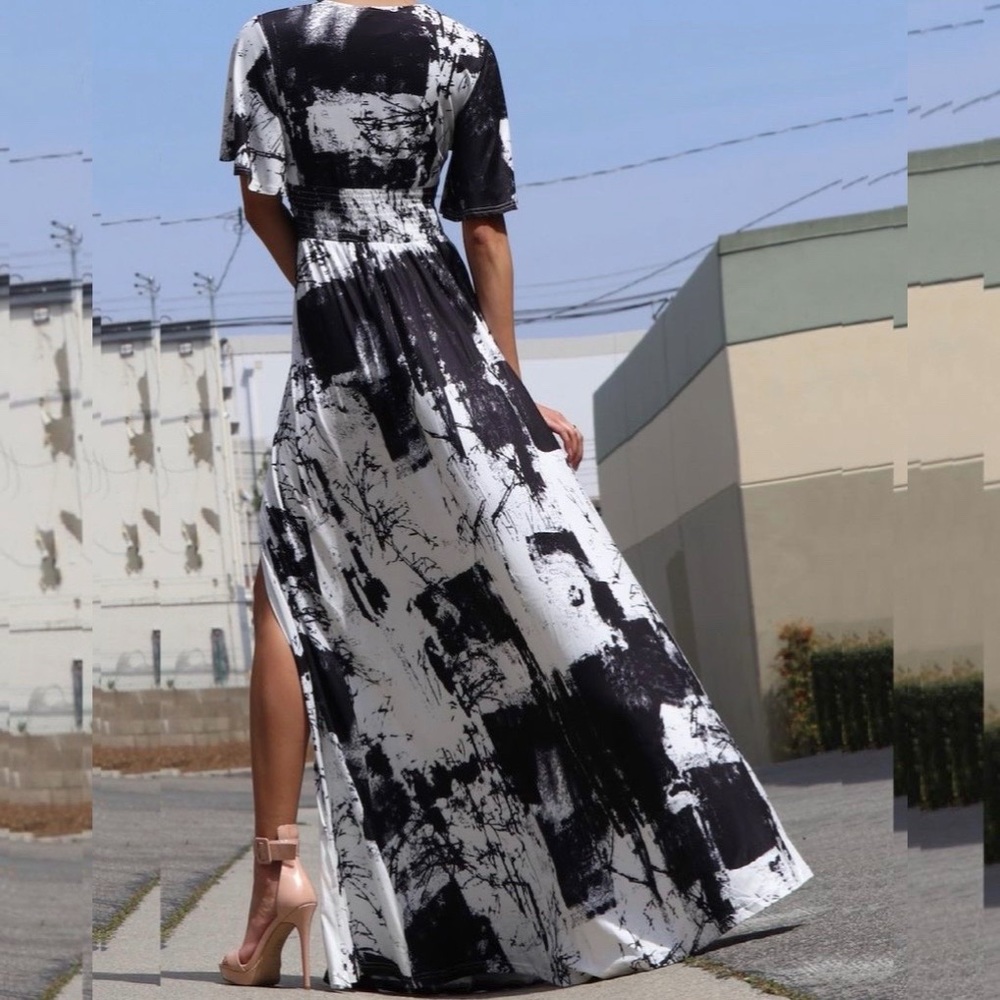 Black & White V Neckline Maxi Dress with Slit - Picture 5 of 5